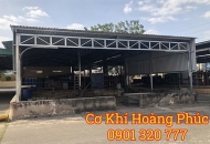 Thợ lợp mái tôn tại Bến Cát